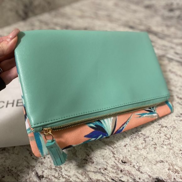 β¨π NEW ADORABLE RACHEL PALLY CLUTCH - Picture 4 of 6
